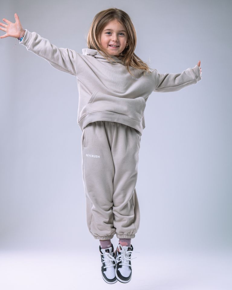 Children’s Tracksuit Beige size 140-4