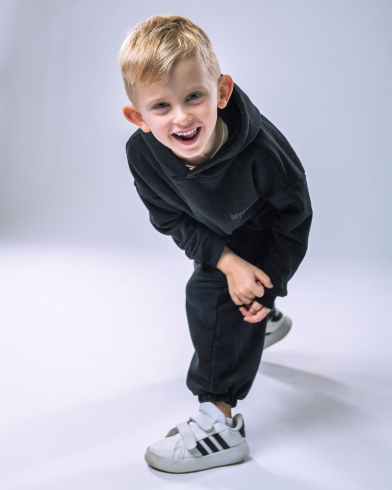 Children’s Tracksuit Black size 128-4